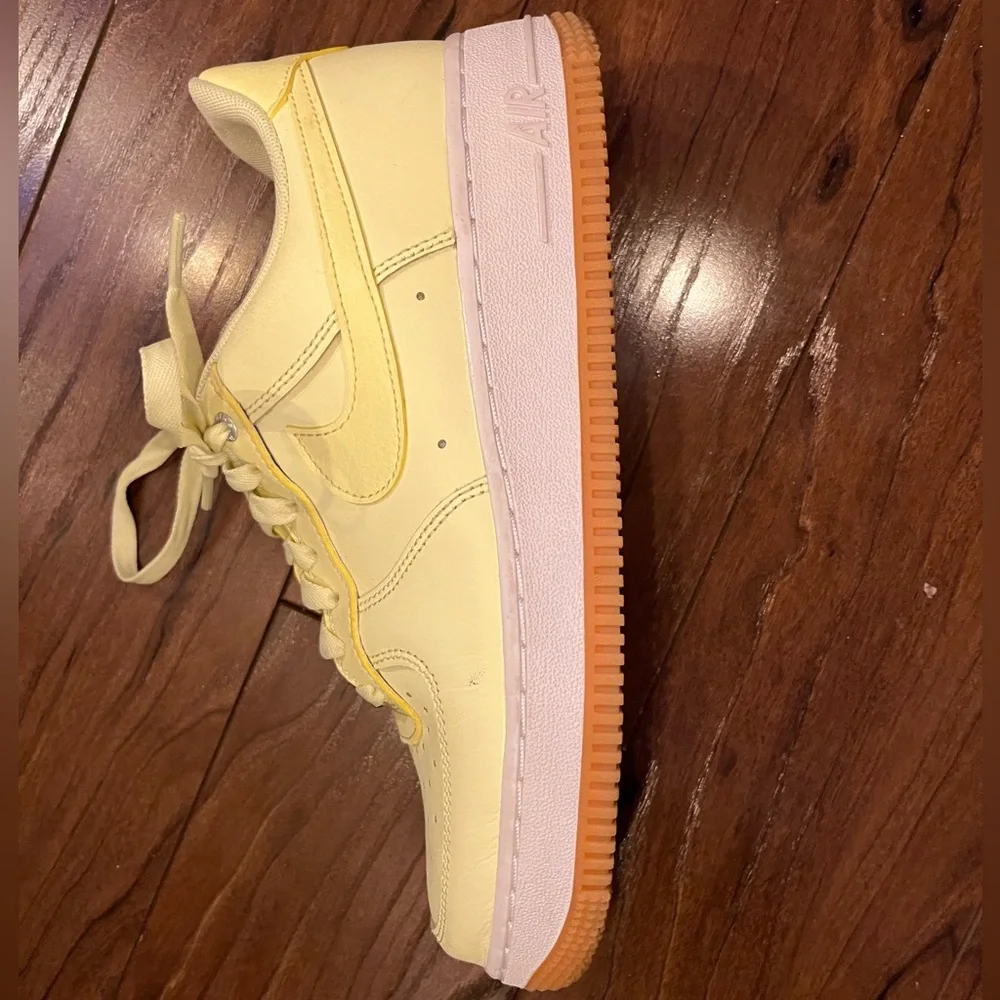Bright yellow and white Nike Air Force 1 ‘07 Premium. Women’s size 7.5. - Picture 1 of 5